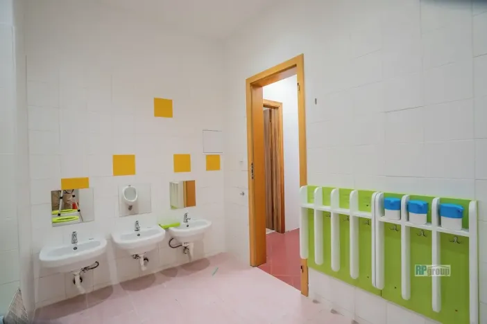 Prodej obchodního prostoru, Praha - Hlubočepy, Hlubočepská, 104 m2