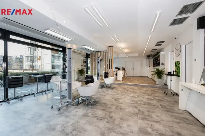 Pronájem obchodního prostoru, Praha - Libeň, Voctářova, 177 m2