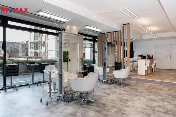 Pronájem obchodního prostoru, Praha - Libeň, Voctářova, 177 m2