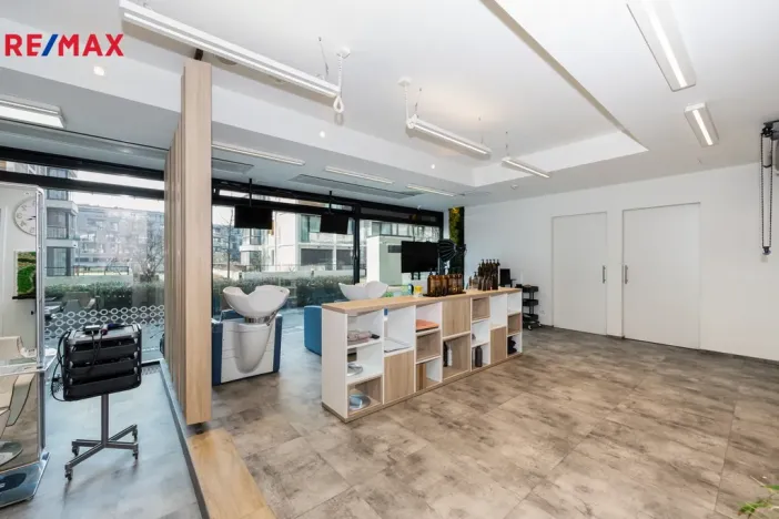 Pronájem obchodního prostoru, Praha - Libeň, Voctářova, 177 m2