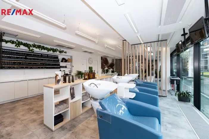 Pronájem obchodního prostoru, Praha - Libeň, Voctářova, 177 m2