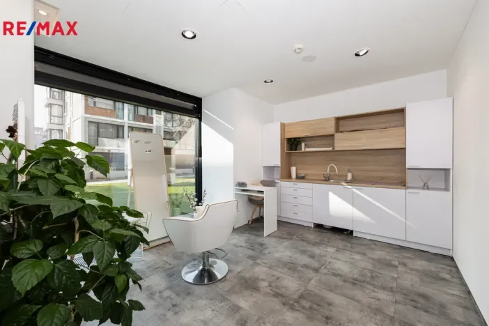 Pronájem obchodního prostoru, Praha - Libeň, Voctářova, 177 m2