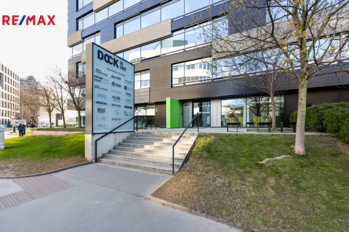 Pronájem obchodního prostoru, Praha - Libeň, Voctářova, 177 m2