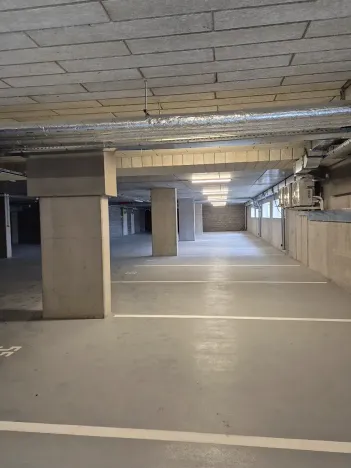 Pronájem garážového stání, Znojmo, Jarošova, 13 m2