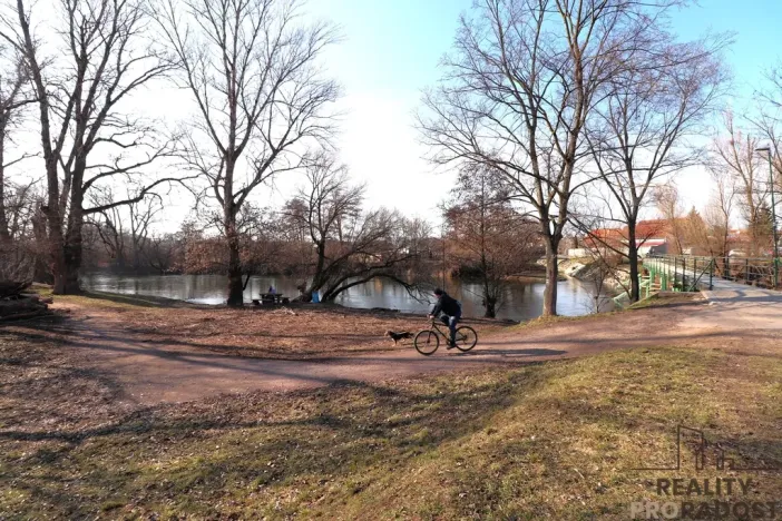 Prodej pozemku pro bydlení, Znojmo, Oblekovická, 1283 m2