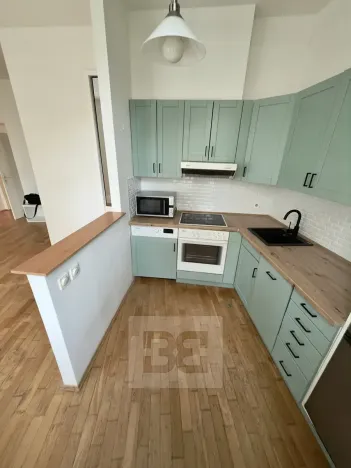 Pronájem bytu 2+kk, Praha - Holešovice, Umělecká, 58 m2