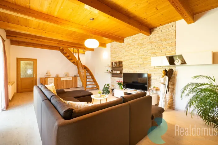 Prodej rodinného domu, Ponědrážka, 165 m2