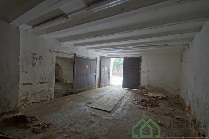 Prodej garáže, Javorník, 17. listopadu, 73 m2