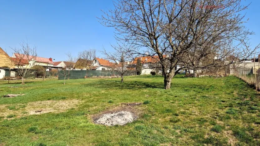 Prodej pozemku pro bydlení, Uherský Brod, Svat. Čecha, 1755 m2