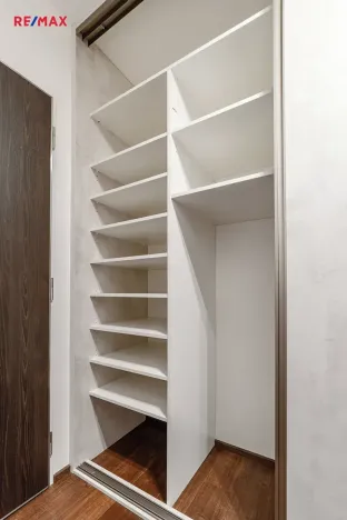 Pronájem bytu 1+kk, Praha - Chodov, Šternovská, 30 m2