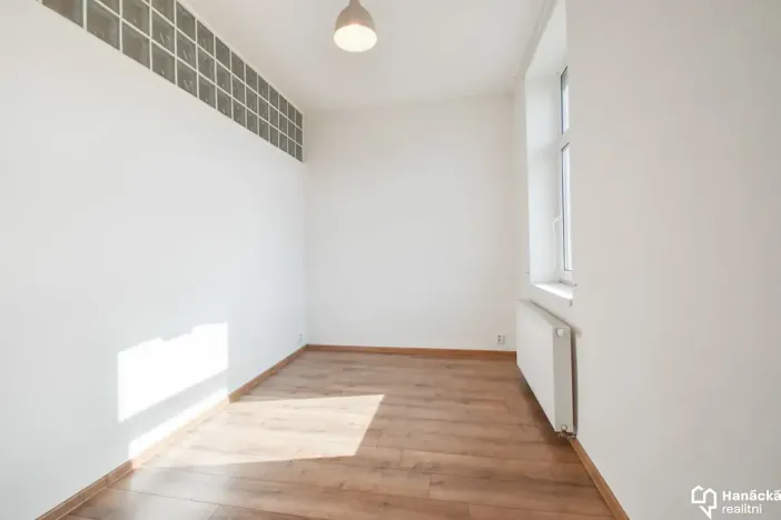 Pronájem bytu 2+kk, Olomouc, Jeremenkova, 48 m2