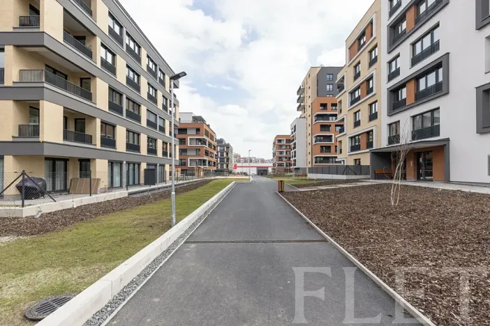 Pronájem bytu 1+kk, Praha - Hloubětín, Poděbradská, 30 m2