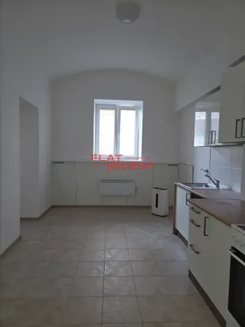 Pronájem bytu 2+kk, Praha - Žižkov, Milíčova, 37 m2