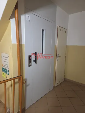 Pronájem bytu 1+1, Praha - Kobylisy, Akátová, 33 m2