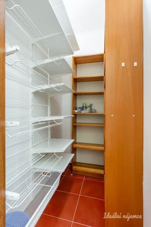 Pronájem bytu 3+1, Praha - Hlubočepy, Gabinova, 71 m2