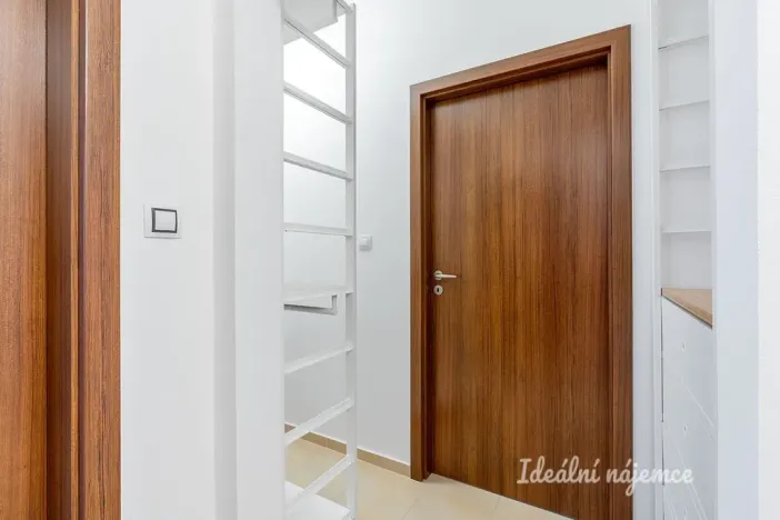 Pronájem bytu 3+1, Praha - Hlubočepy, Gabinova, 71 m2