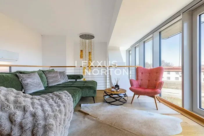 Prodej atypického bytu, Praha - Smíchov, Kobrova, 134 m2