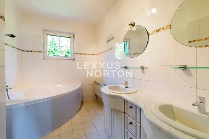 Pronájem rodinného domu, Praha - Nebušice, V březinkách, 365 m2