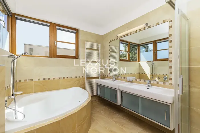 Pronájem rodinného domu, Praha - Jinonice, U dětského hřiště, 350 m2