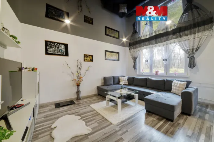 Prodej bytu 2+1, Bukovany, 51 m2