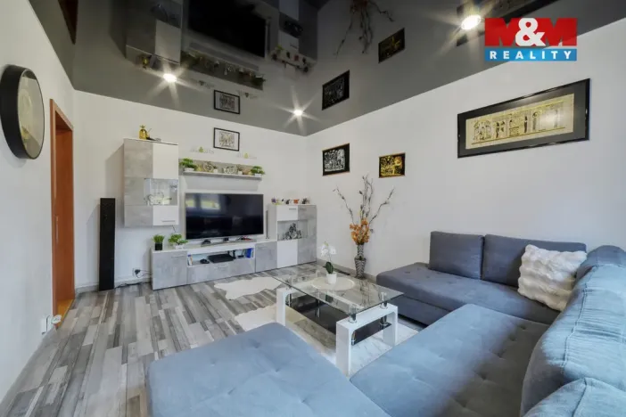 Prodej bytu 2+1, Bukovany, 51 m2