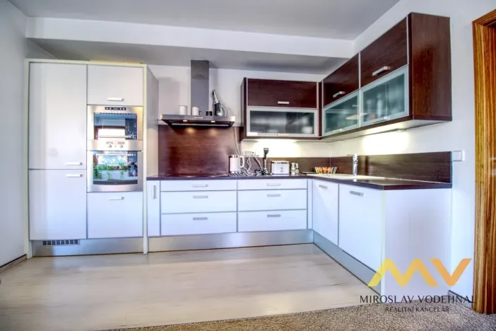 Pronájem bytu 4+kk, Hradec Králové - Nový Hradec Králové, Národních mučedníků, 95 m2