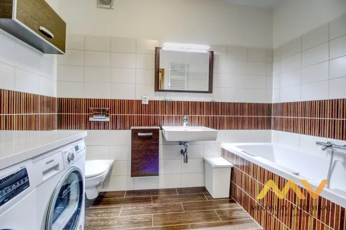 Pronájem bytu 4+kk, Hradec Králové - Nový Hradec Králové, Národních mučedníků, 95 m2