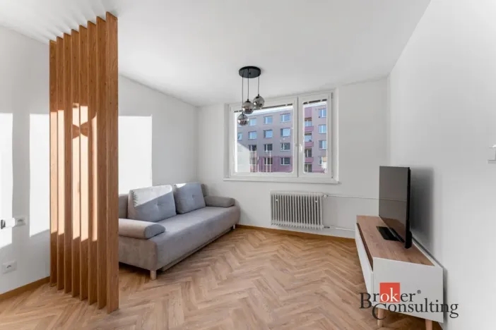 Pronájem bytu 1+1, Jihlava, Březinova, 31 m2