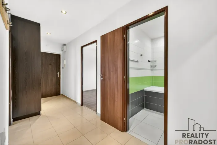 Pronájem bytu 3+1, Pardubice - Polabiny, Partyzánů, 72 m2