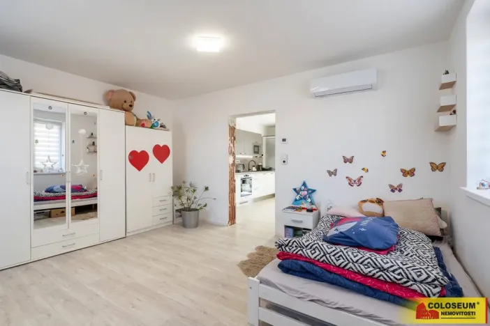 Prodej bytu 2+kk, Hrádek, 53 m2