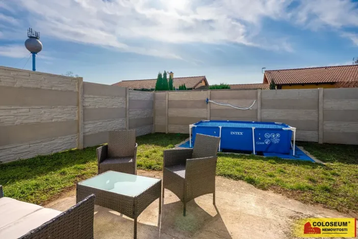 Prodej bytu 2+kk, Hrádek, 53 m2