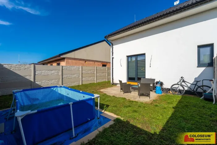 Prodej bytu 2+kk, Hrádek, 53 m2