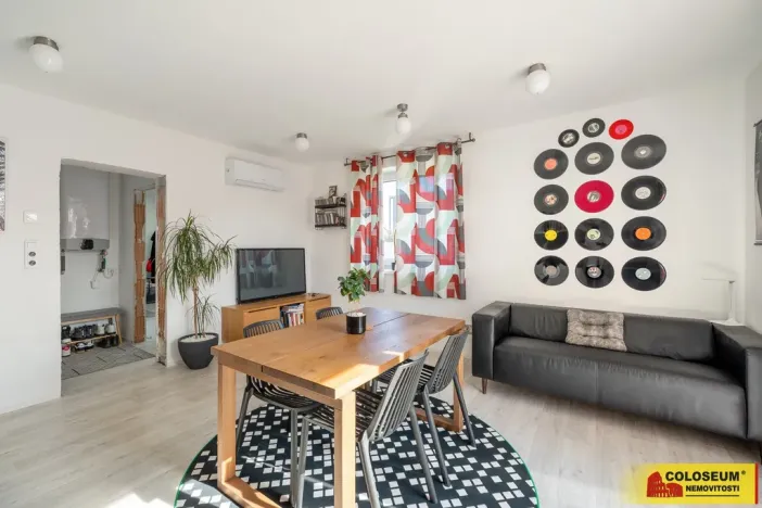 Prodej bytu 2+kk, Hrádek, 43 m2