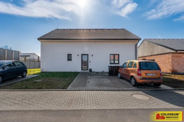 Prodej bytu 2+kk, Hrádek, 43 m2
