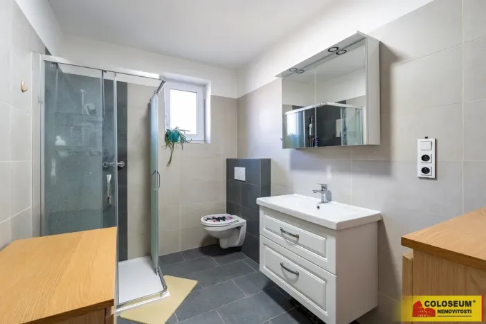 Prodej bytu 2+kk, Hrádek, 43 m2