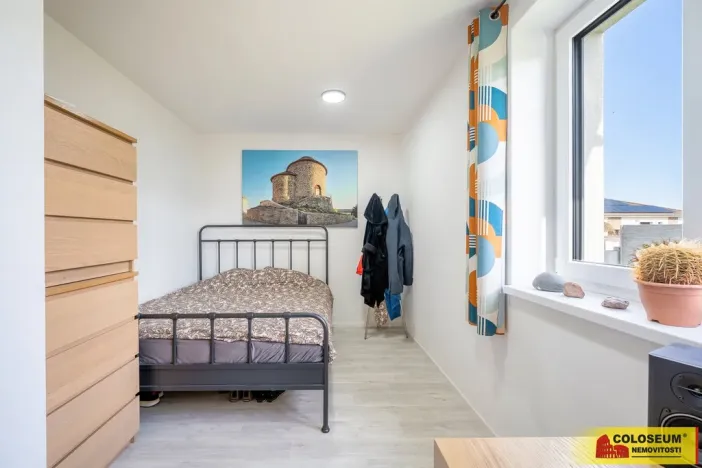 Prodej bytu 2+kk, Hrádek, 43 m2