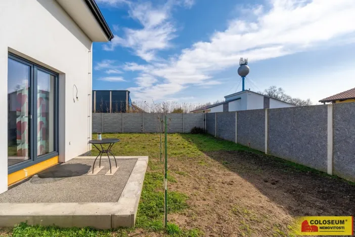 Prodej bytu 2+kk, Hrádek, 43 m2