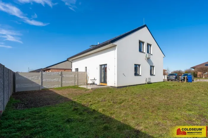 Prodej bytu 2+kk, Hrádek, 43 m2