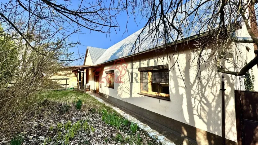 Prodej rodinného domu, Lopeník, 250 m2