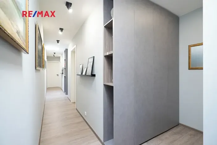 Prodej rodinného domu, Hovorčovice, Na Konci světa, 188 m2