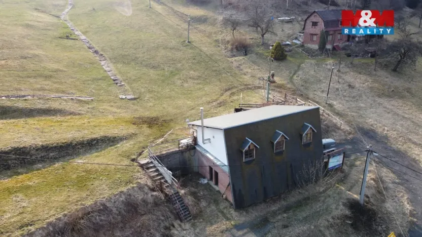 Prodej komerční nemovitosti, Plavy, 180 m2