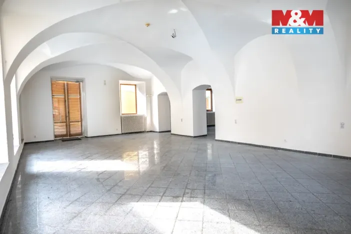 Prodej obchodního prostoru, České Budějovice - České Budějovice 1, Hradební, 615 m2