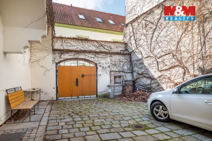 Prodej obchodního prostoru, České Budějovice - České Budějovice 1, Hradební, 615 m2