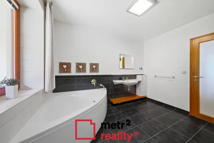 Prodej rodinného domu, Slatinky, 258 m2