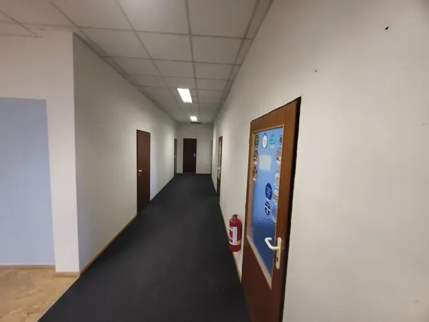 Pronájem kanceláře, Brno, Valchařská, 350 m2
