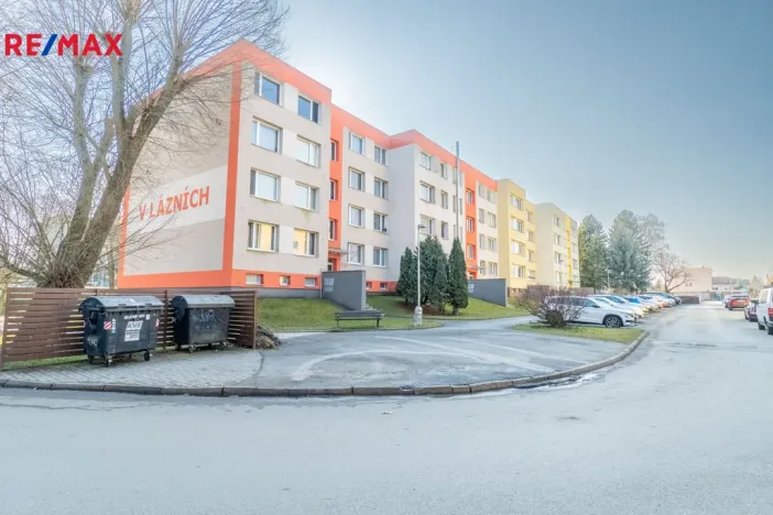 Prodej bytu 3+1, Jesenice, V Lázních, 72 m2