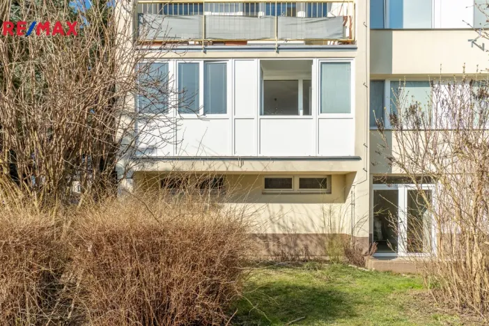 Prodej bytu 3+1, Jesenice, V Lázních, 72 m2