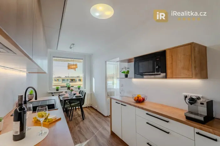 Prodej bytu 3+1, Praha - Kobylisy, Chotovická, 69 m2