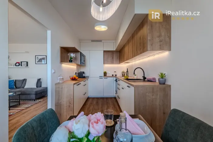 Prodej bytu 3+1, Praha - Kobylisy, Chotovická, 69 m2