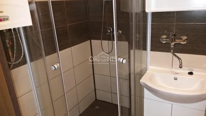 Pronájem bytu 1+kk, Chomutov, Kadaňská, 25 m2